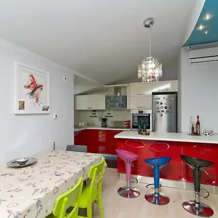 Three Bedroom With Private Pool Tugare
