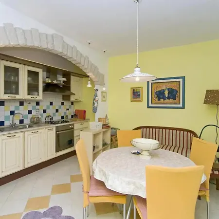 Three Bedroom With Private Pool Tugare
