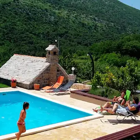 빌라 Three Bedroom With Private Pool