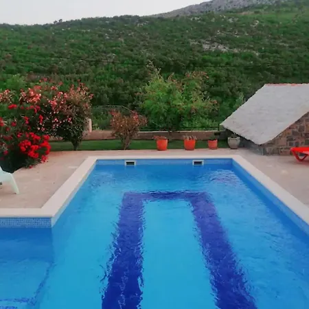Three Bedroom With Private Pool 빌라 *