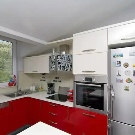 Three Bedroom With Private Pool Tugare